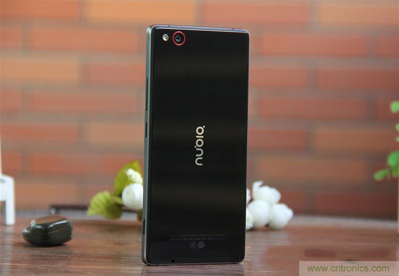 無邊框的 nubia Z9 ，一款既有驚喜，又有驚艷的智能手機